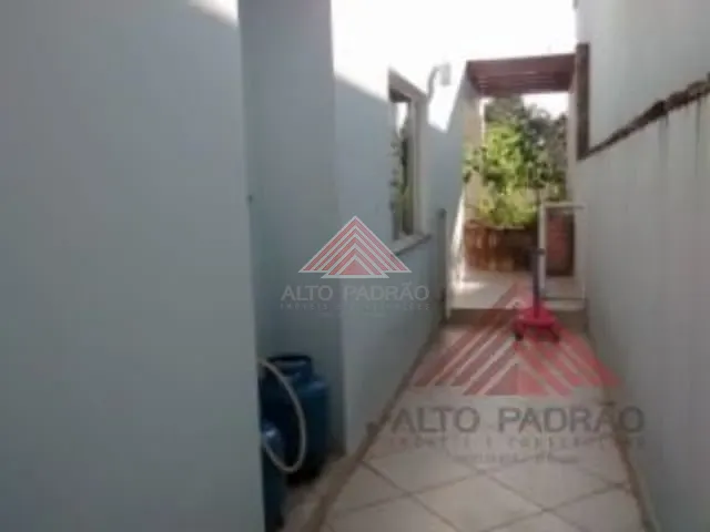 Sobrado 3 quartos e 3 banheiros, à venda, no bairro Jardim Pedroso em Mauá