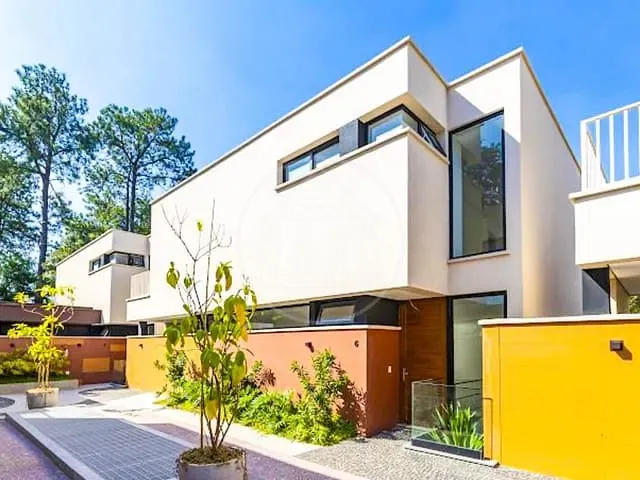 Sobrado com 531m² 4 quartos e 5 banheiros, à venda, no bairro Jardim Cordeiro em São Paulo