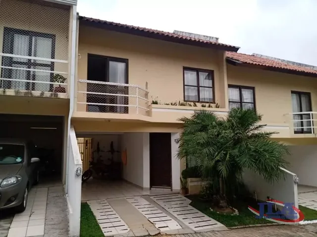 Sobrado 3 quartos e 2 banheiros, à venda, no bairro Barreirinha em Curitiba