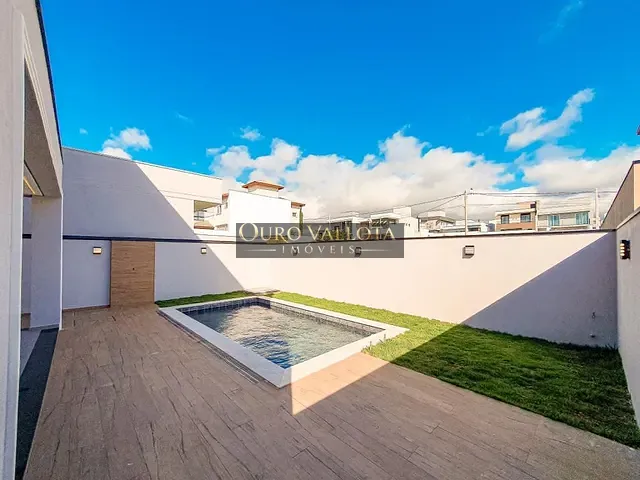 Sobrado com 250m² 3 quartos e 2 banheiros, à venda, no bairro Loteamento Reserva Ermida em Jundiaí