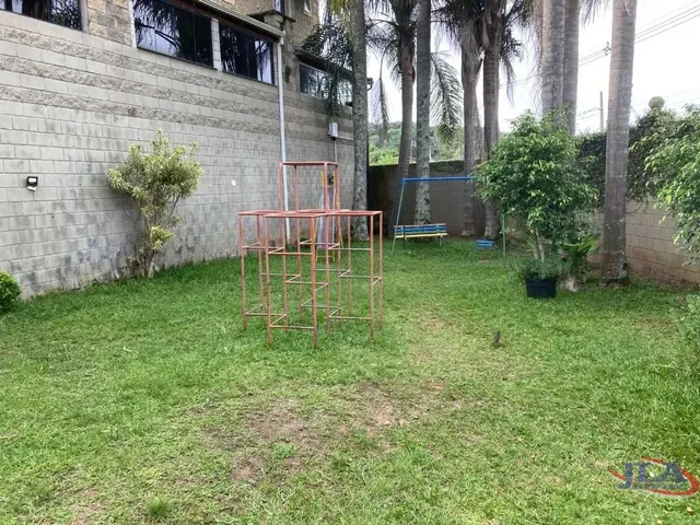 Sobrado 3 quartos e 3 banheiros, para alugar, no bairro Barreirinha em Curitiba