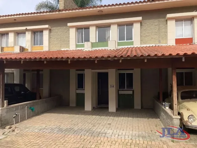 Sobrado 3 quartos e 3 banheiros, para alugar, no bairro Barreirinha em Curitiba