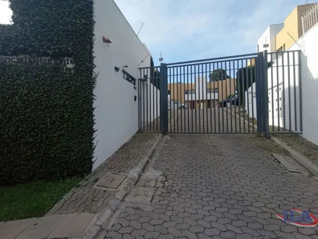 Sobrado 3 quartos e 2 banheiros, para alugar, no bairro Taboão em Curitiba