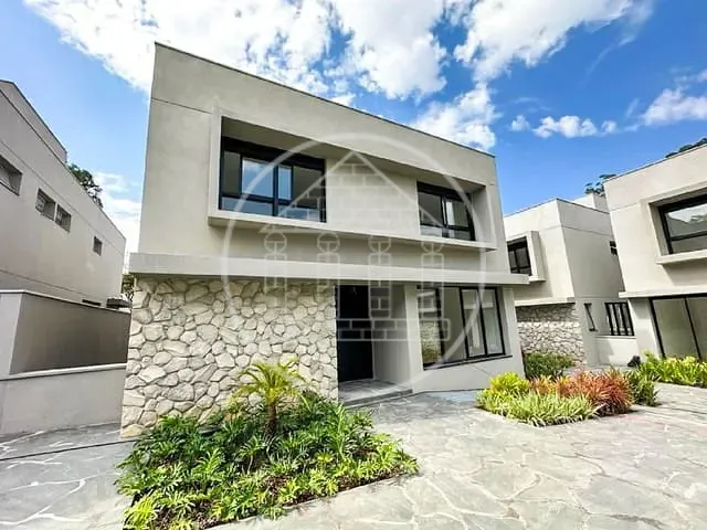 Sobrado com 828m² 4 quartos e 1 banheiro, à venda, no bairro Chácara Santo Antônio em São Paulo