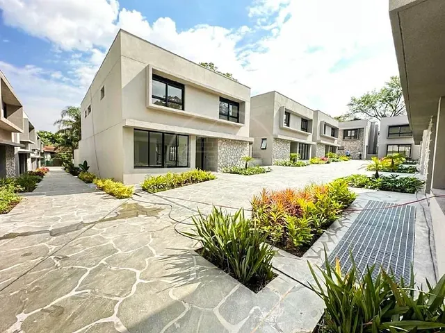 Sobrado com 828m² 4 quartos e 1 banheiro, à venda, no bairro Chácara Santo Antônio em São Paulo