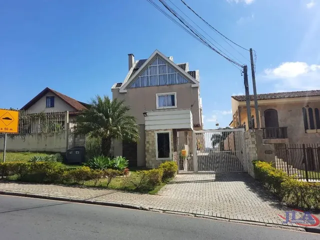 Sobrado 3 quartos e 3 banheiros, para alugar, no bairro Pilarzinho em Curitiba