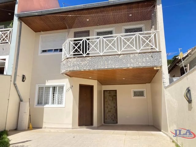 Sobrado com 210m² 3 quartos e 2 banheiros, para alugar, no bairro Boa Vista em Curitiba