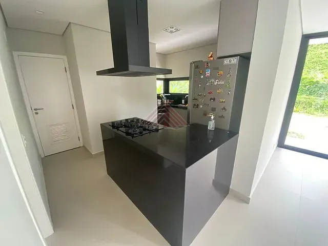 Sobrado com 600m² 3 quartos e 1 banheiro, à venda, no bairro Jardim Marco Leite em Jundiaí