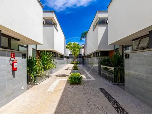 Sobrado com 427m² 4 quartos e 1 banheiro, à venda, no bairro Campo Belo em São Paulo