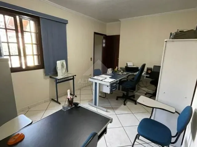 Sobrado com 250m² 3 quartos e 2 banheiros, à venda, no bairro Vila Bocaina em Mauá