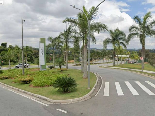 Sobrado com 634m² 4 quartos e 5 banheiros, à venda, no bairro Granja Viana em Carapicuíba