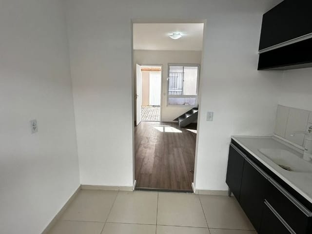 Sobrado com 59m² 2 quartos e 2 banheiros, à venda, no bairro Água Espraiada em Cotia