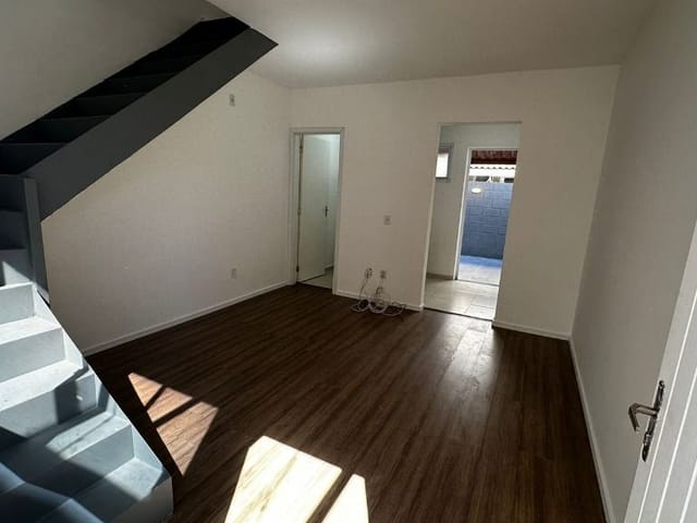Sobrado com 59m² 2 quartos e 2 banheiros, à venda, no bairro Água Espraiada em Cotia