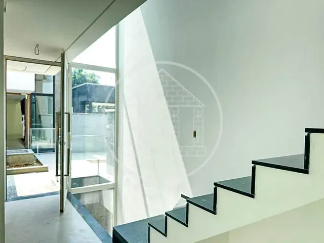 Sobrado com 450m² 4 quartos e 1 banheiro, à venda, no bairro Campo Belo em São Paulo