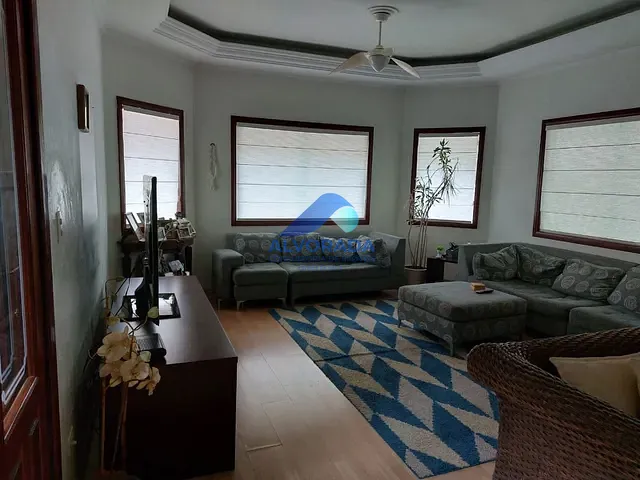 Sobrado com 390m² 4 quartos e 1 banheiro, à venda, no bairro Urbanova em São José dos Campos