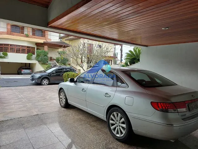 Sobrado com 390m² 4 quartos e 1 banheiro, à venda, no bairro Urbanova em São José dos Campos