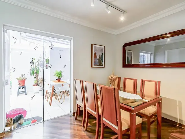 Sobrado 3 quartos e 1 banheiro, à venda, no bairro Novo Mundo em Curitiba
