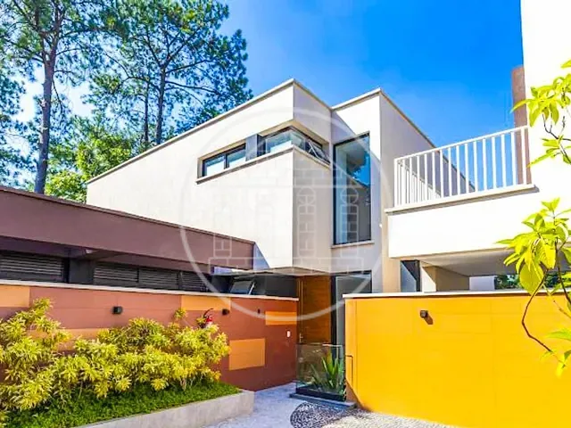 Sobrado com 584m² 4 quartos e 5 banheiros, à venda, no bairro Jardim Cordeiro em São Paulo