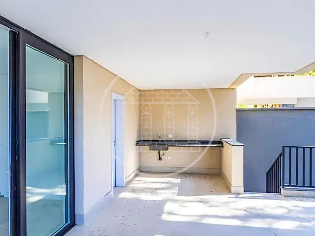 Sobrado com 584m² 4 quartos e 5 banheiros, à venda, no bairro Jardim Cordeiro em São Paulo