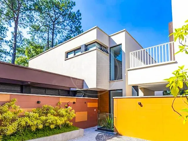 Sobrado com 584m² 4 quartos e 5 banheiros, à venda, no bairro Jardim Cordeiro em São Paulo