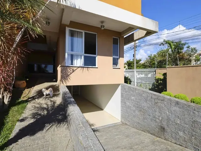 Sobrado 2 quartos e 3 banheiros, à venda, no bairro Seminário em Curitiba