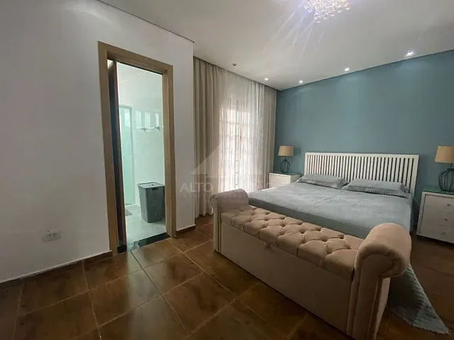 Sobrado com 150m² 3 quartos e 2 banheiros, à venda, no bairro Vila Nossa Senhora das Vitórias em Mauá