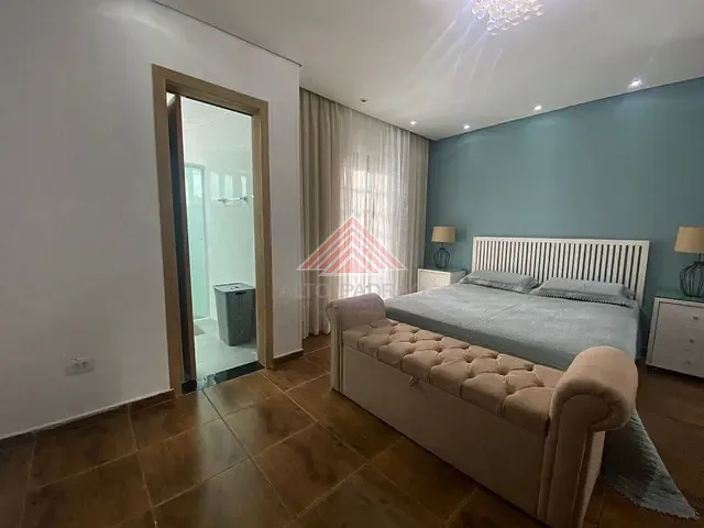 Sobrado com 150m² 3 quartos e 2 banheiros, à venda, no bairro Vila Nossa Senhora das Vitórias em Mauá
