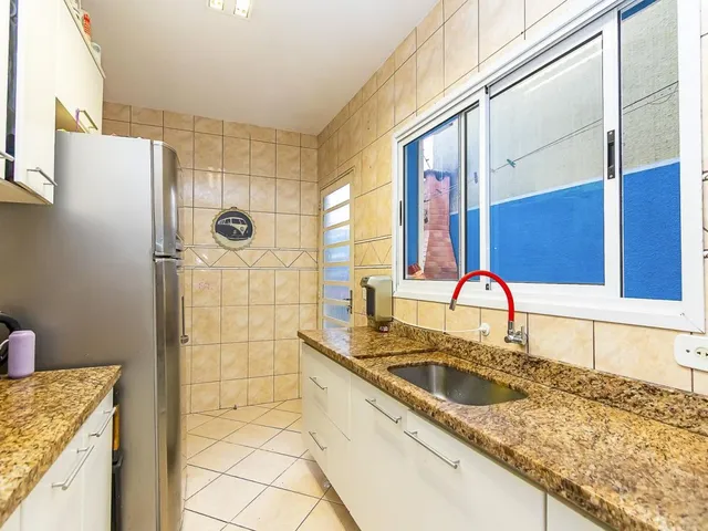 Casa com 101m² 3 quartos e 3 banheiros, à venda, no bairro Campo Comprido em Curitiba