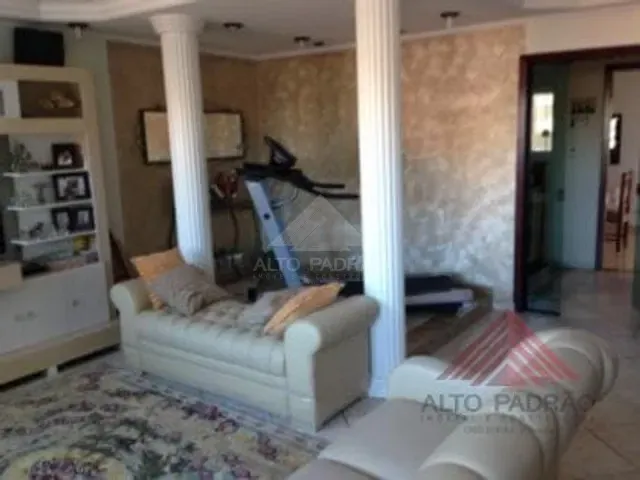 Sobrado com 100m² 4 quartos e 2 banheiros, à venda, no bairro Jardim Araguaia em Mauá