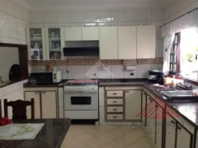 Sobrado com 100m² 4 quartos e 2 banheiros, à venda, no bairro Jardim Araguaia em Mauá