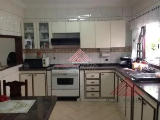 Sobrado com 100m² 4 quartos e 2 banheiros, à venda, no bairro Jardim Araguaia em Mauá