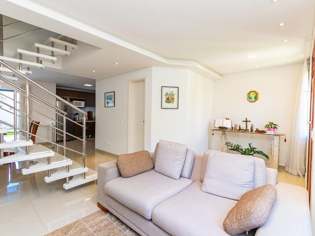 Casa 3 quartos e 3 banheiros, à venda, no bairro Campo Comprido em Curitiba