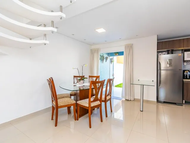 Casa 3 quartos e 3 banheiros, à venda, no bairro Campo Comprido em Curitiba