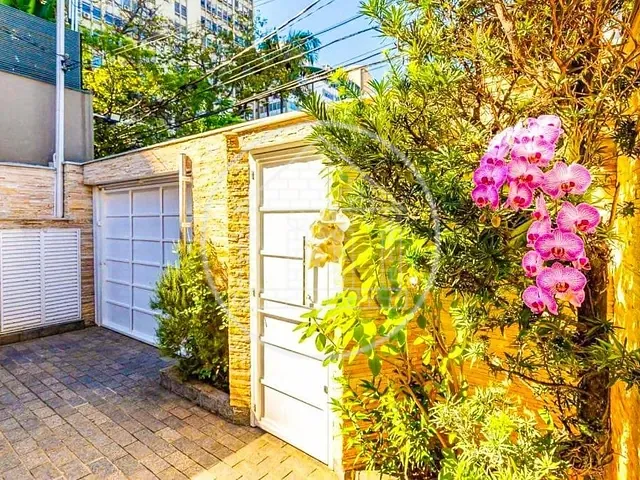 Sobrado com 220m² 4 quartos e 5 banheiros, à venda, no bairro Jardim Paulistano em São Paulo