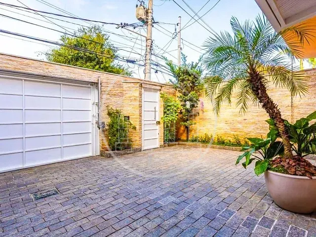 Sobrado com 220m² 4 quartos e 5 banheiros, à venda, no bairro Jardim Paulistano em São Paulo