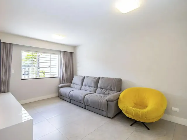 Sobrado 3 quartos e 3 banheiros, à venda, no bairro Campo Comprido em Curitiba
