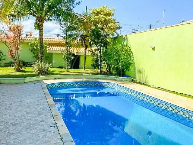 Sobrado com 500m² 4 quartos e 2 banheiros, à venda, no bairro Jardim Peruíbe em Peruíbe