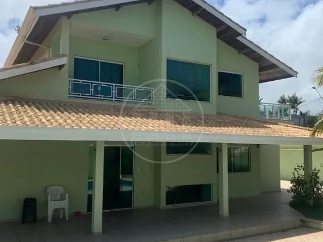 Sobrado com 500m² 4 quartos e 2 banheiros, à venda, no bairro Jardim Peruíbe em Peruíbe