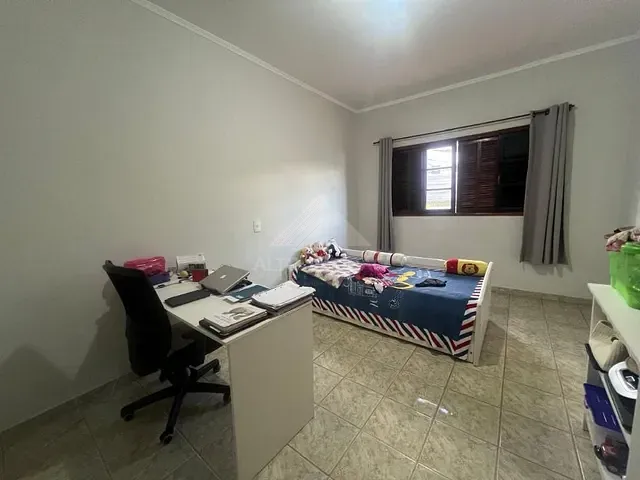 Sobrado com 196m² 4 quartos e 2 banheiros, à venda, no bairro Jardim Miranda D Aviz em Mauá