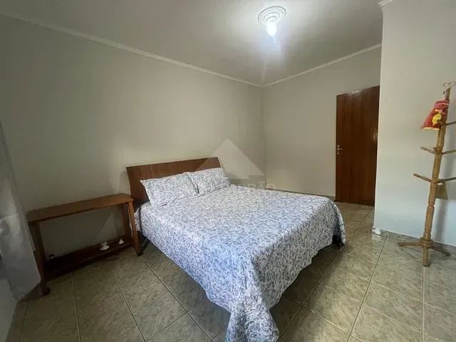 Sobrado com 196m² 4 quartos e 2 banheiros, à venda, no bairro Jardim Miranda D Aviz em Mauá