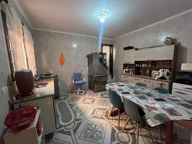Sobrado com 196m² 4 quartos e 2 banheiros, à venda, no bairro Jardim Miranda D Aviz em Mauá