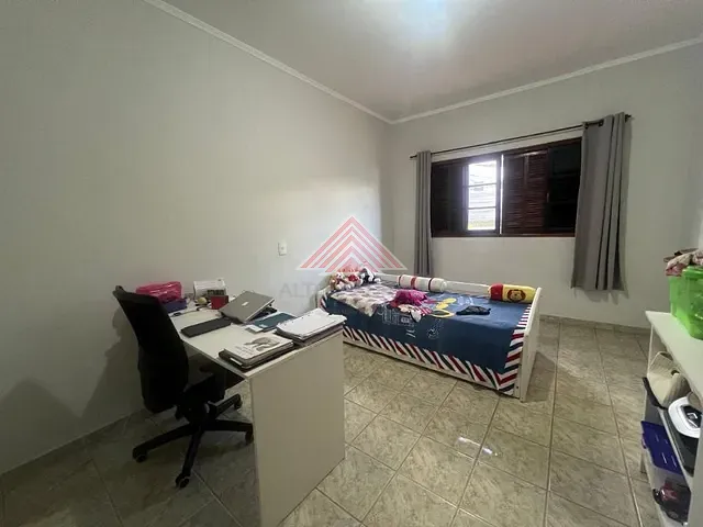 Sobrado com 196m² 4 quartos e 2 banheiros, à venda, no bairro Jardim Miranda D Aviz em Mauá