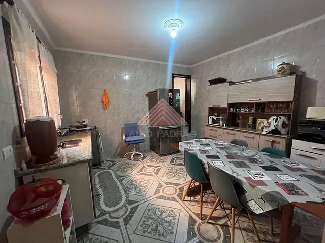 Sobrado com 196m² 4 quartos e 2 banheiros, à venda, no bairro Jardim Miranda D Aviz em Mauá