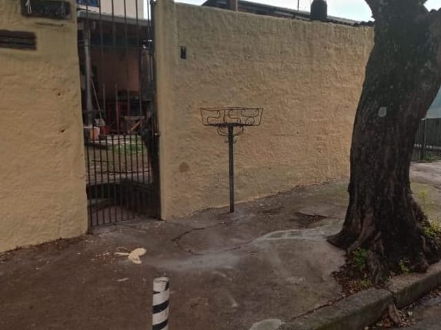 Sobrado com 250m² 4 quartos e 2 banheiros, à venda, no bairro Veloso em Osasco