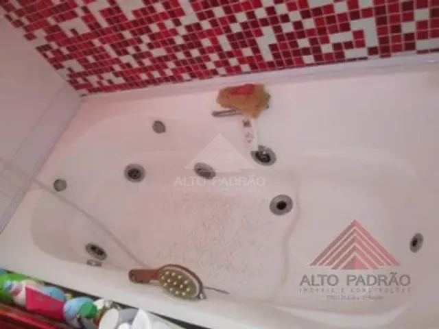 Sobrado com 200m² 3 quartos e 1 banheiro, à venda, no bairro Vila Assis Brasil em Mauá