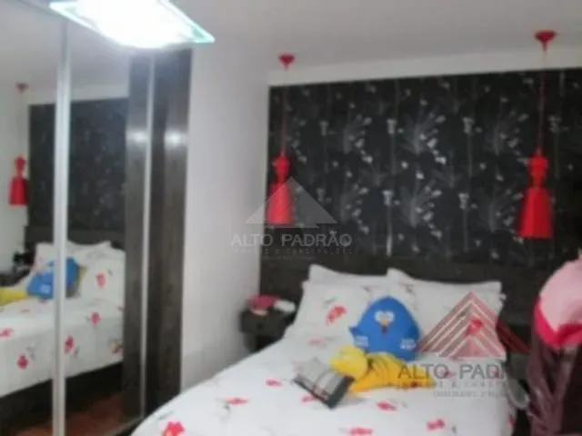 Sobrado com 200m² 3 quartos e 1 banheiro, à venda, no bairro Vila Assis Brasil em Mauá