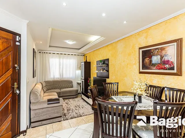 Sobrado com 204m² 3 quartos e 3 banheiros, à venda, no bairro Orleans em Curitiba