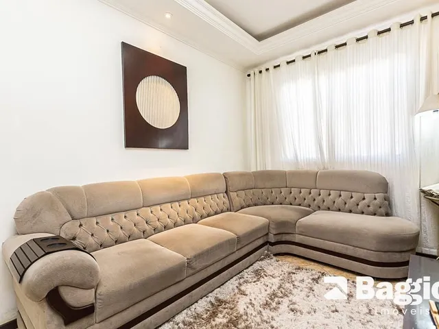 Casa com 204m² 3 quartos e 3 banheiros, à venda, no bairro Orleans em Curitiba