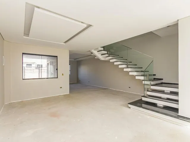 Sobrado 3 quartos e 3 banheiros, à venda, no bairro Campo Comprido em Curitiba