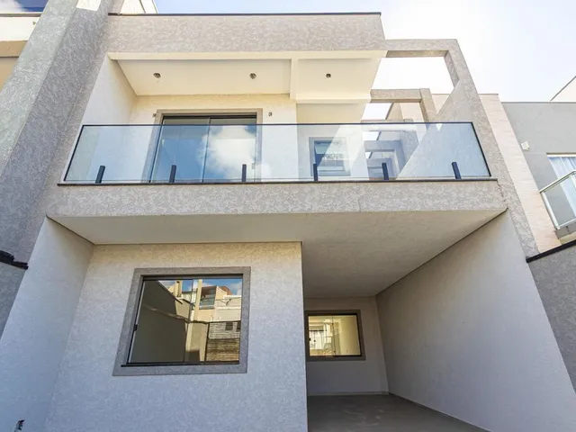 Sobrado 3 quartos e 3 banheiros, à venda, no bairro Campo Comprido em Curitiba